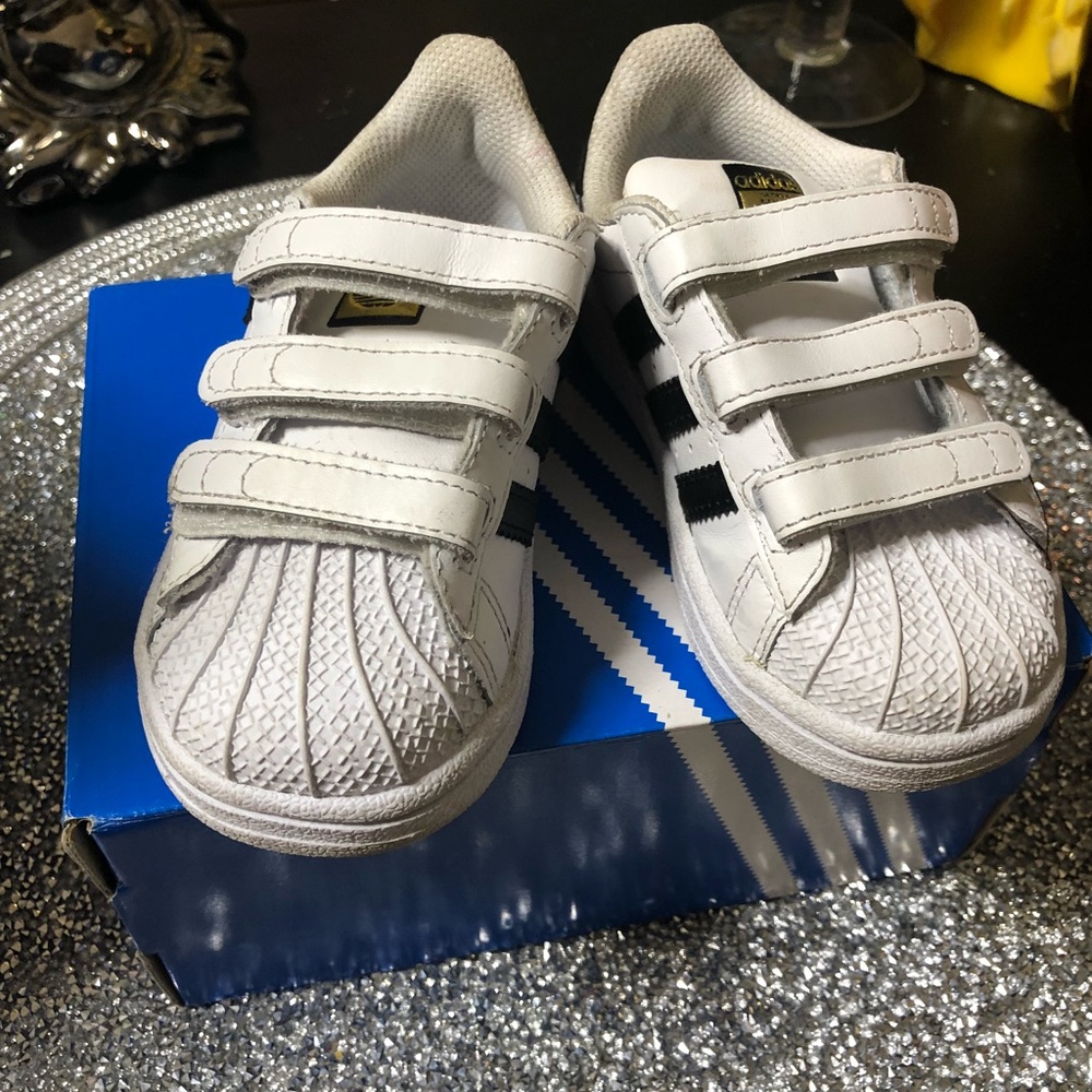 Adidas sneakers black and white
